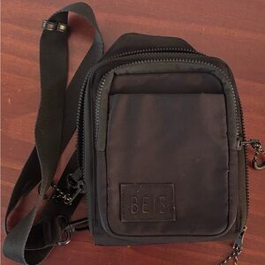 Sports sling by Beis